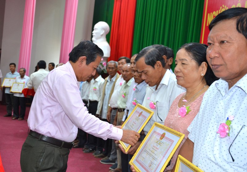 Sóc Trăng Tiếp tục phát huy vai trò của người có uy tín trong đồng bào dân tộc thiểu số