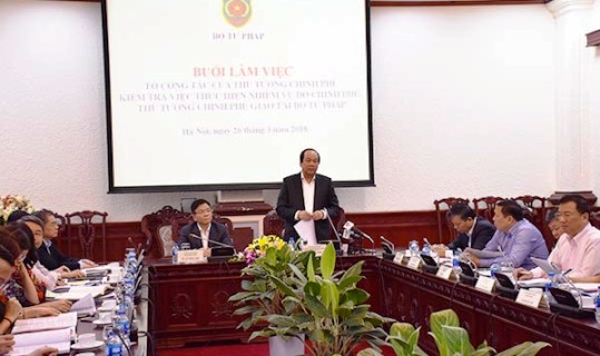 Cương quyết cắt bỏ những quy định chồng chéo, chung chung gây sách nhiễu