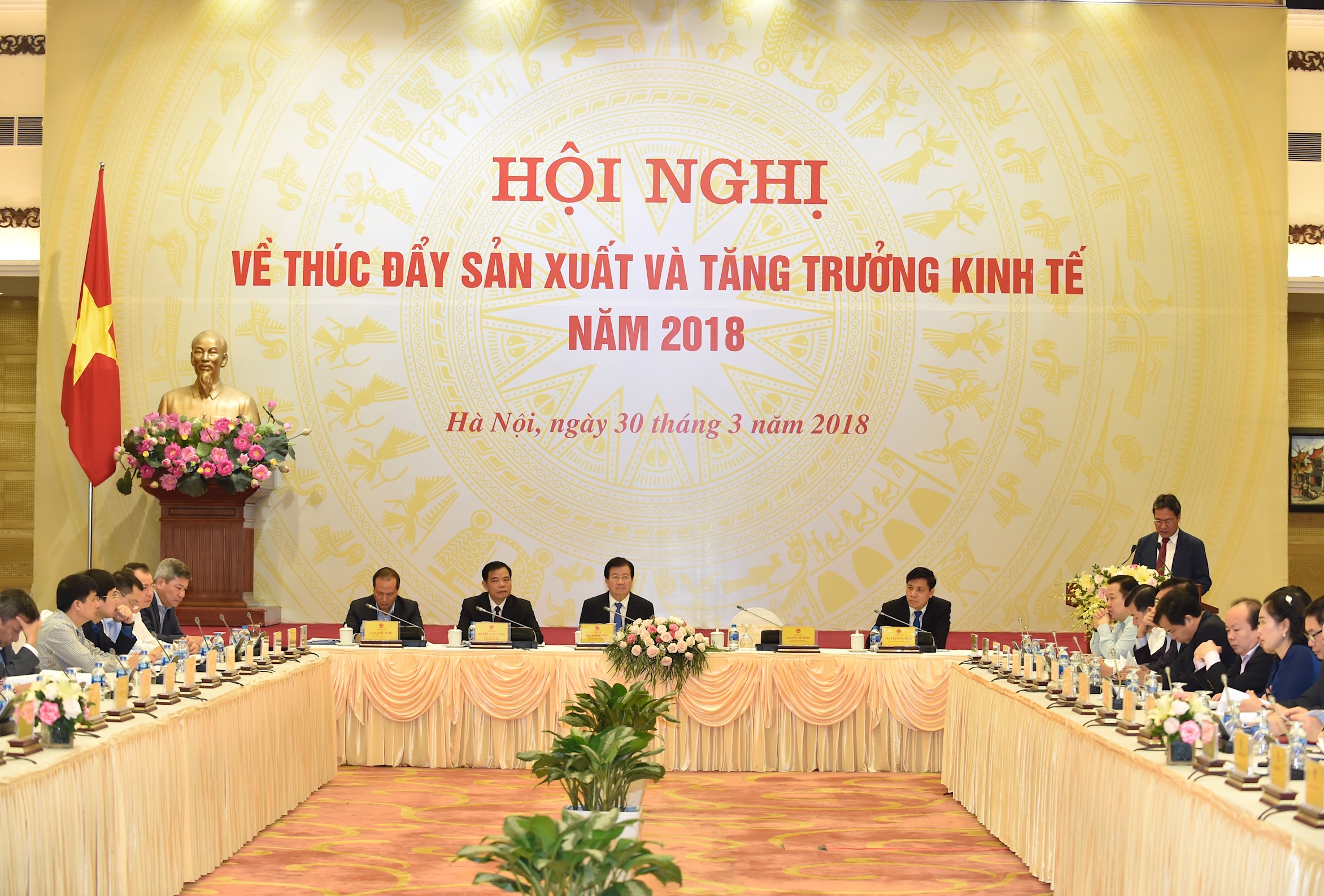 Tiếp tục thực hiện có hiệu quả các nhiệm vụ tái cấu trúc, đổi mới mô hình tăng trưởng