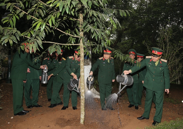 Đại tướng Ngô Xuân Lịch thăm và kiểm tra tại Khu di tích K9 ​