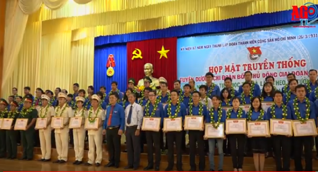 An Giang Tuyên dương thanh niên tiên tiến làm theo lời Bác