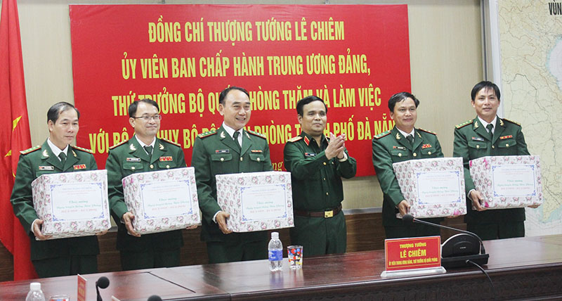 Thượng tướng Lê Chiêm thăm và làm việc với Bộ đội Biên phòng TP Đà Nẵng