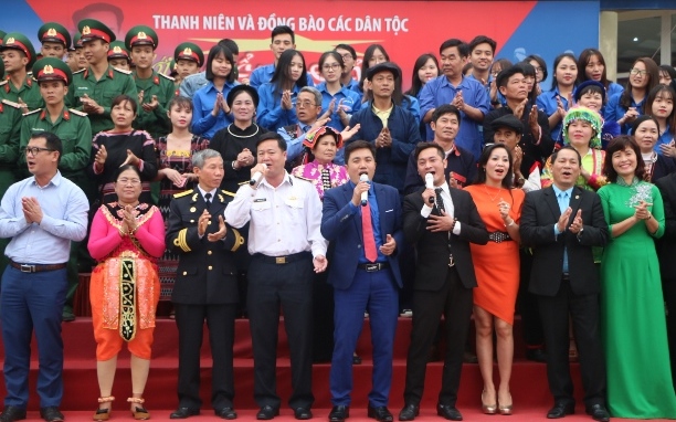 “Mãi mãi tình yêu biển đảo’’