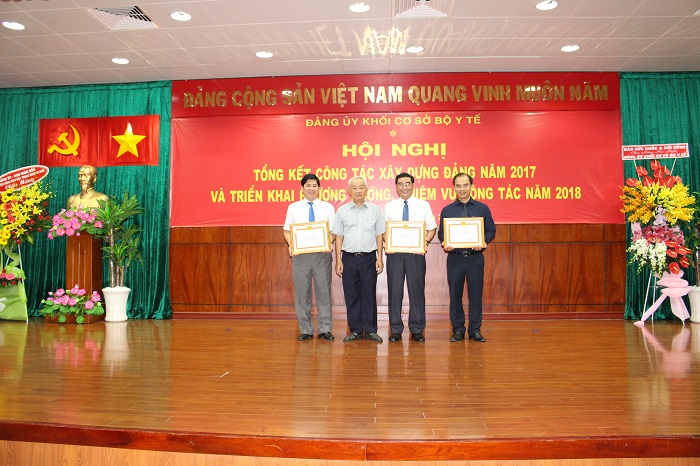 Học tập và làm theo lời Bác Nỗ lực nâng cao chất lượng khám chữa bệnh