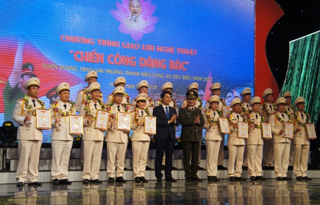 20 chiến sỹ vinh dự nhận giải thưởng “Thanh niên Công an tiêu biểu”