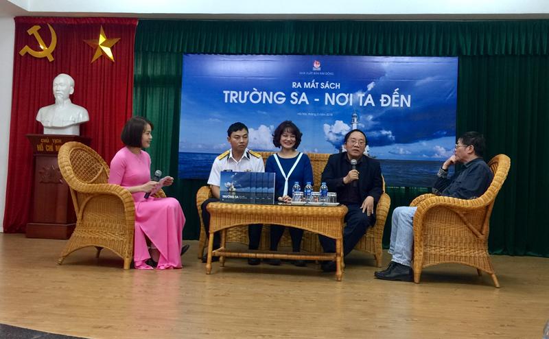 Sách ảnh “Trường Sa - Nơi ta đến” Khơi dậy tình yêu quê hương, biển đảo