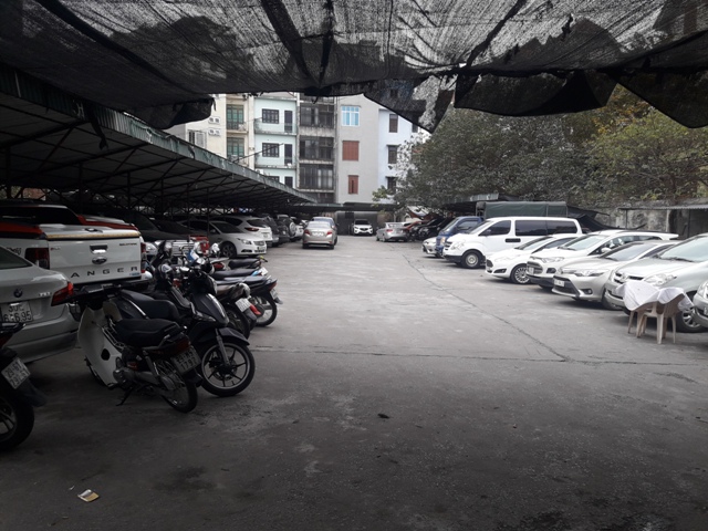 Bãi xe ngõ 31 Kim Mã Hà Nội ngang nhiên hoạt động không phép