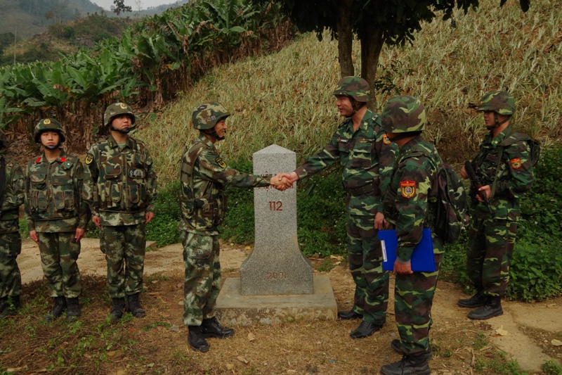 Tuần tra liên hợp trên toàn tuyến biên giới Lào Cai