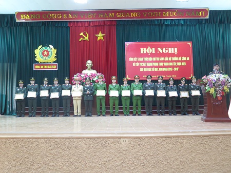 Đẩy mạnh thực hiện phong trào Công an nhân dân học tập, thực hiện sáu điều Bác Hồ dạy
