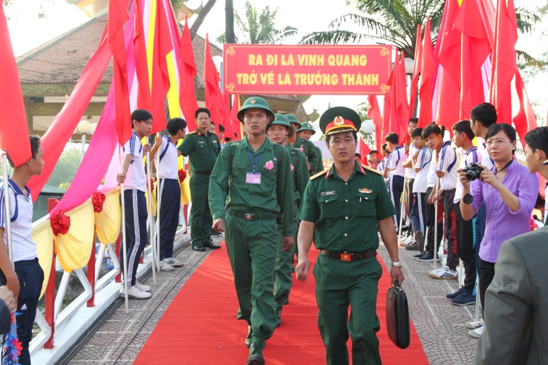 Hơn 1 000 thanh niên Hậu Giang lên đường bảo vệ Tổ quốc