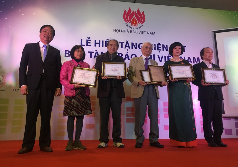 Bảo tàng Báo chí Việt Nam tiếp nhận nhiều hiện vật có giá trị