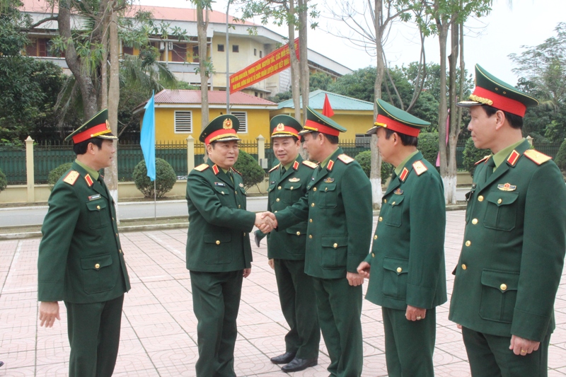 Đại tướng Ngô Xuân Lịch thăm và làm việc với Bộ Tư lệnh Quân khu 4