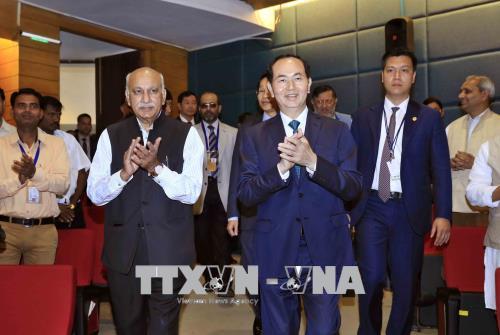 Chủ tịch nước Trần Đại Quang thăm cán bộ, nhân viên Đại sứ quán Việt Nam tại Ấn Độ
