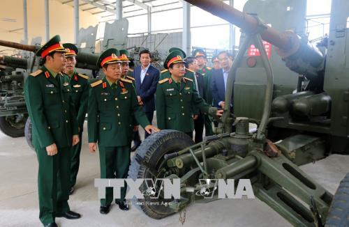 Phó Chủ tịch Quốc hội Đỗ Bá Tỵ thăm và làm việc tại Quân khu 2
