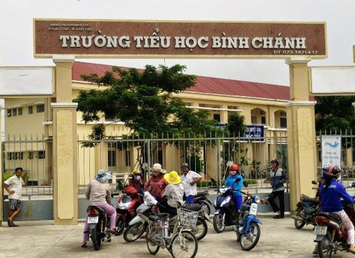 Xung quanh sự việc cô giáo quỳ xin lỗi phụ huynh