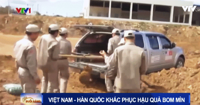 Việt Nam - Hàn Quốc hợp tác khắc phục hậu quả bom mìn sau chiến tranh