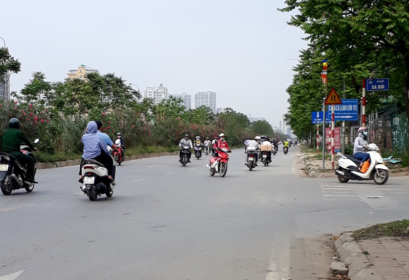 Cần xử lý nghiêm tình trạng đi ngược chiều trên Đại lộ Thăng Long