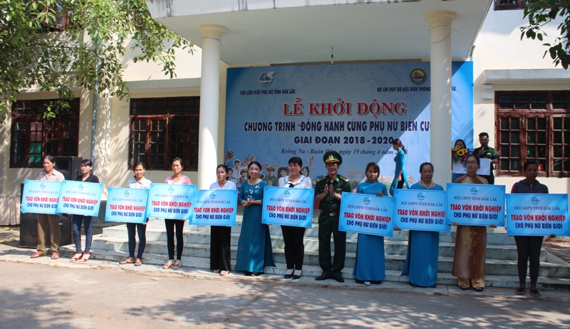 Đồng hành cùng phụ nữ biên cương ​