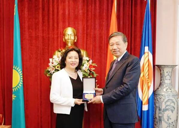Tiếp tục vun đắp quan hệ hữu nghị truyền thống Việt Nam - Kazakhstan