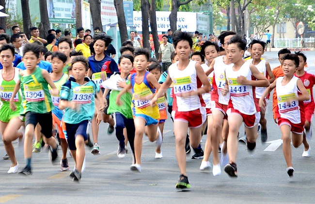 1 800 vận động viên đua tài ở Giải Việt dã truyền thống TP Hồ Chí Minh