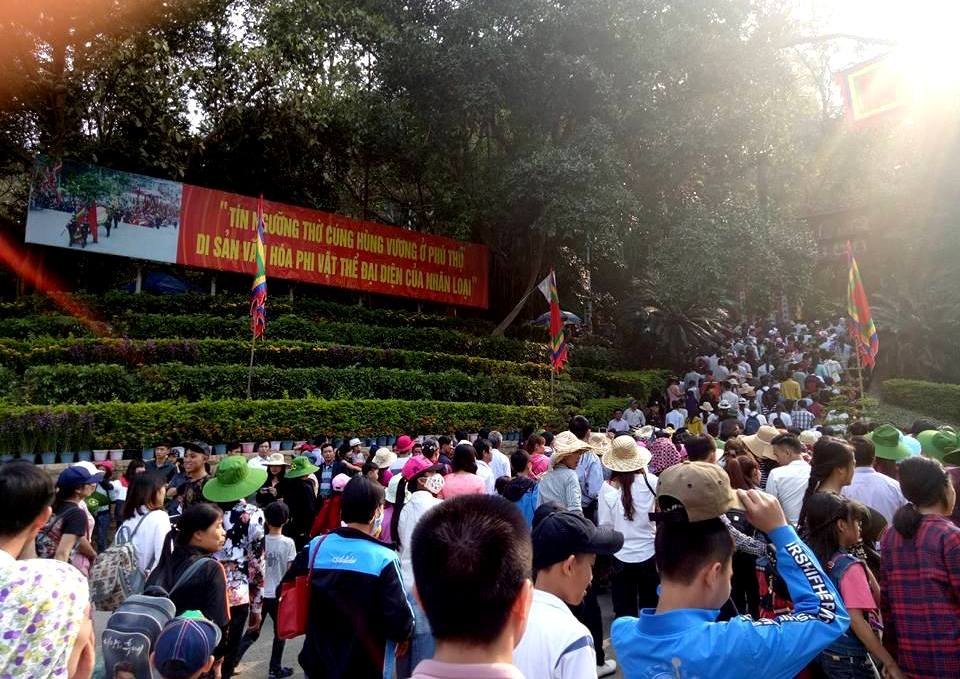 Dù ai đi ngược về xuôi