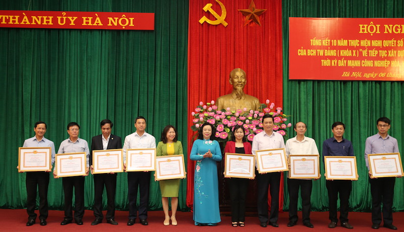Thường xuyên kiểm tra, giám sát việc thực hiện chính sách, chế độ đối với người lao động