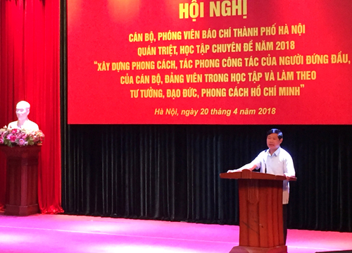 Hơn 200 cán bộ, phóng viên học tập chuyên đề xây dựng phong cách, tác phong công tác