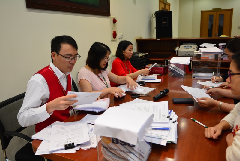 SSI và VNDIRECT tiếp tục dẫn đầu thị phần môi giới cổ phiếu trên HNX quý I 2018