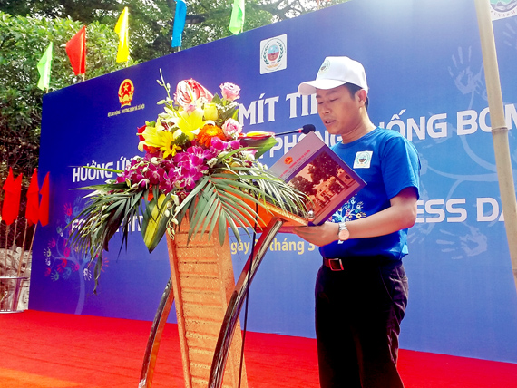 Sôi nổi mít tinh hưởng ứng Ngày thế giới phòng chống bom mìn