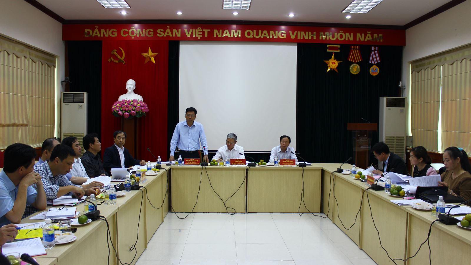 Kiểm tra việc học tập, quán triệt và triển khai thực hiện các Nghị quyết Trung ương
