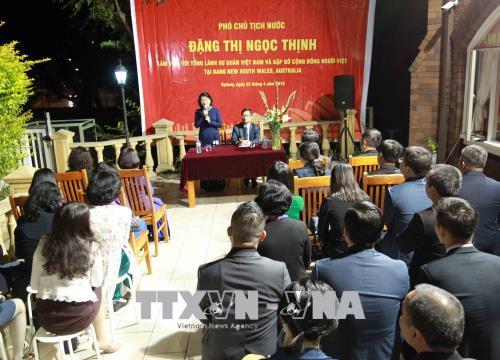 Phó Chủ tịch nước thăm Tổng lãnh sự quán và gặp gỡ kiều bào tại Sydney Australia