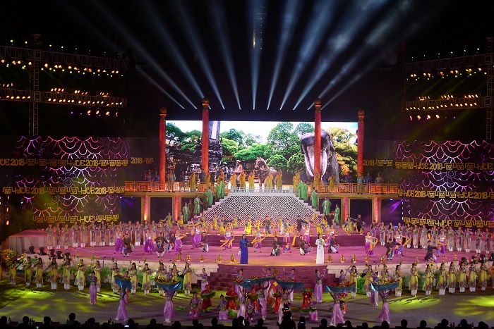 Festival Huế 2018 khai mạc với màn nghệ thuật lung linh sắc màu