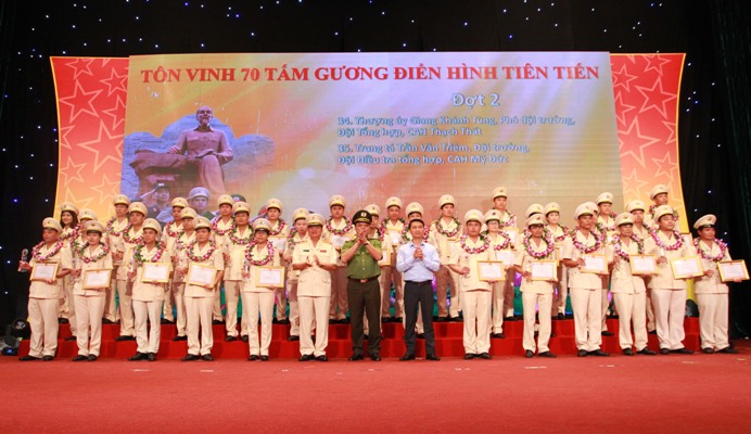 Công an TP Hà Nội thấm nhuần Sáu điều Bác Hồ dạy