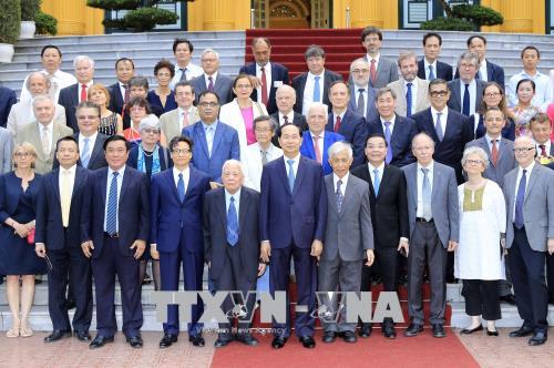 Hợp tác, hỗ trợ Việt Nam trong lĩnh vực khoa học và giáo dục