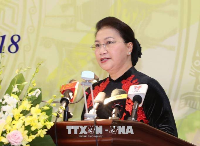 Đẩy mạnh ứng dụng thành tựu khoa học và công nghệ vào sản xuất và đời sống