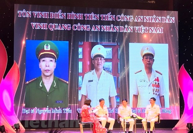 Biểu dương các điển hình chiến sĩ Công an học và làm theo Bác