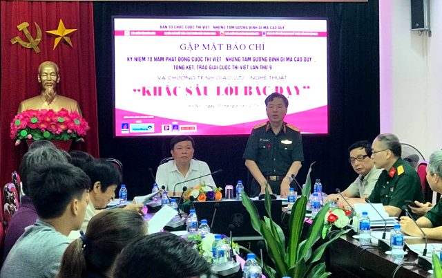 21 tác phẩm đoạt giải cuộc thi viết Những tấm gương bình dị mà cao quý