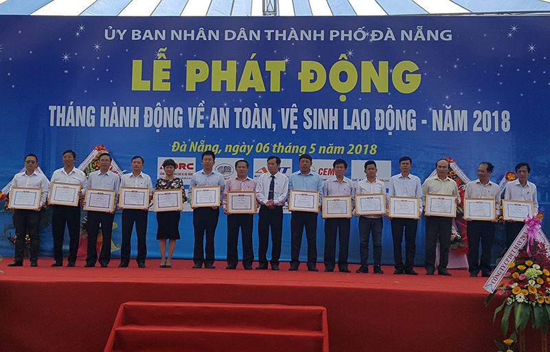 Công ty Truyền tải điện 2 Đảm bảo an toàn tuyệt đối là mục tiêu hàng đầu