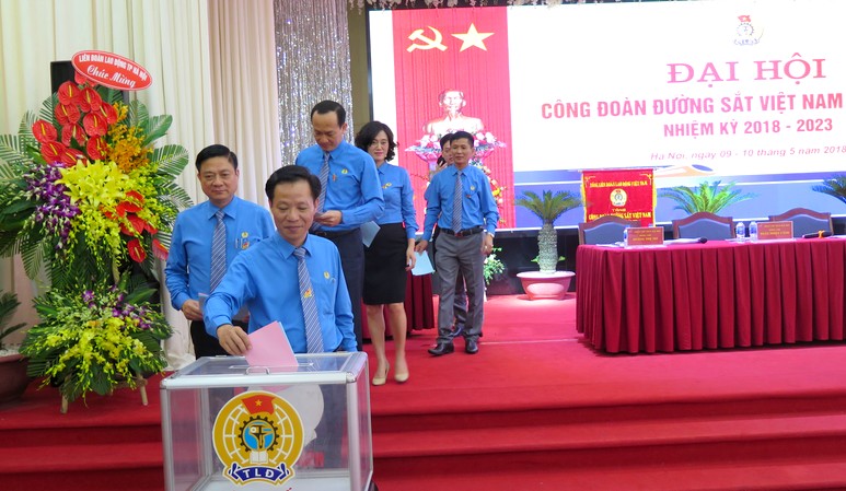Đồng chí Mai Thành Phương tái đắc cử Chủ tịch Công đoàn Đường sắt Việt Nam