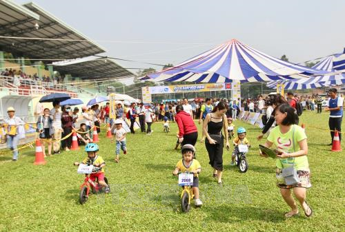 Gần 500 vận động viên tham gia Giải đua Cua-rơ Nhí Xuyên Việt 2018