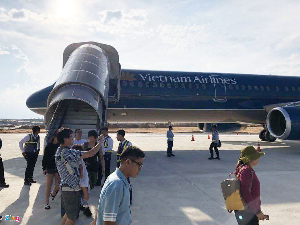 Đánh giá về sự cố tàu bay hạ cánh xuống đường băng chưa đưa vào sử dụng
