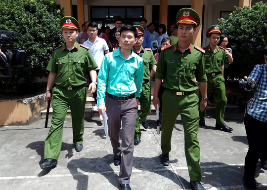 Phó Thủ tướng yêu cầu đảm bảo xét xử công bằng vụ 8 người chết khi chạy thận
