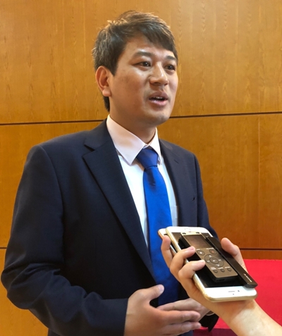Nhà khoa học trẻ tìm cách tạo nhiên liệu sạch thay xăng dầu