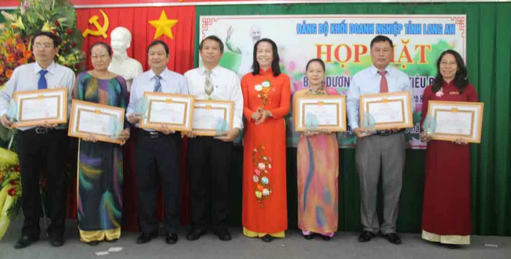 Nhiều hoạt động thiết thực học tập và làm theo tư tưởng, đạo đức, phong cách Hồ Chí Minh