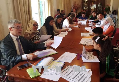 Đại sứ quán Việt Nam ở Algeria mở lớp dạy tiếng Việt