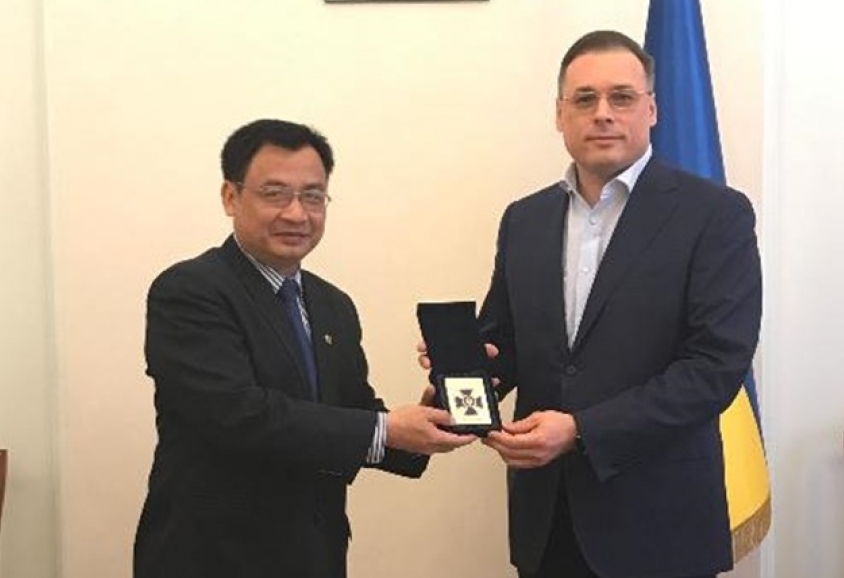 Bảo vệ quyền, lợi ích hợp pháp của người Việt Nam tại Ukraine