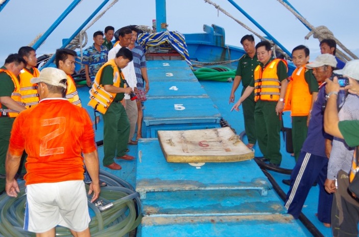 Sóc Trăng Bắt tàu cá vận chuyển 55 nghìn lít dầu D O không rõ nguồn gốc