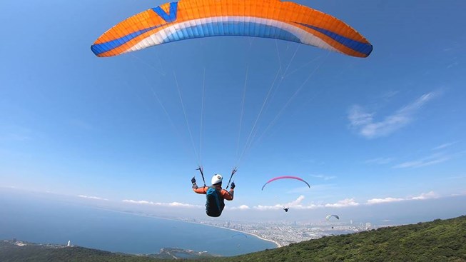 Gần 100 vận động viên sẽ tham gia Giải dù lượn mở rộng “Bay trên Tiên Sa 2018”