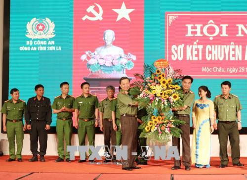 Đấu tranh mạnh với tội phạm ma túy, tiếp tục vận động đầu thú đối với các đối tượng truy nã