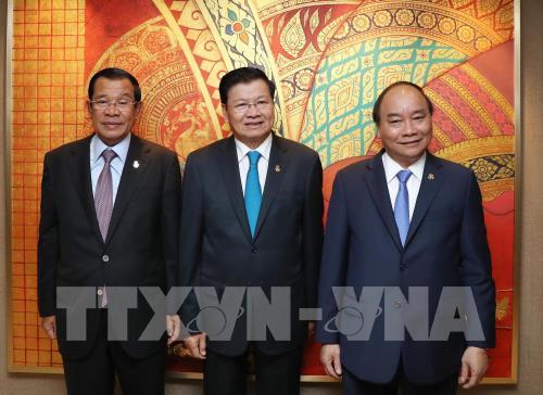 Thủ tướng Nguyễn Xuân Phúc tiếp xúc song phương bên lề Hội nghị Cấp cao ACMECS 8 và CLMV 9